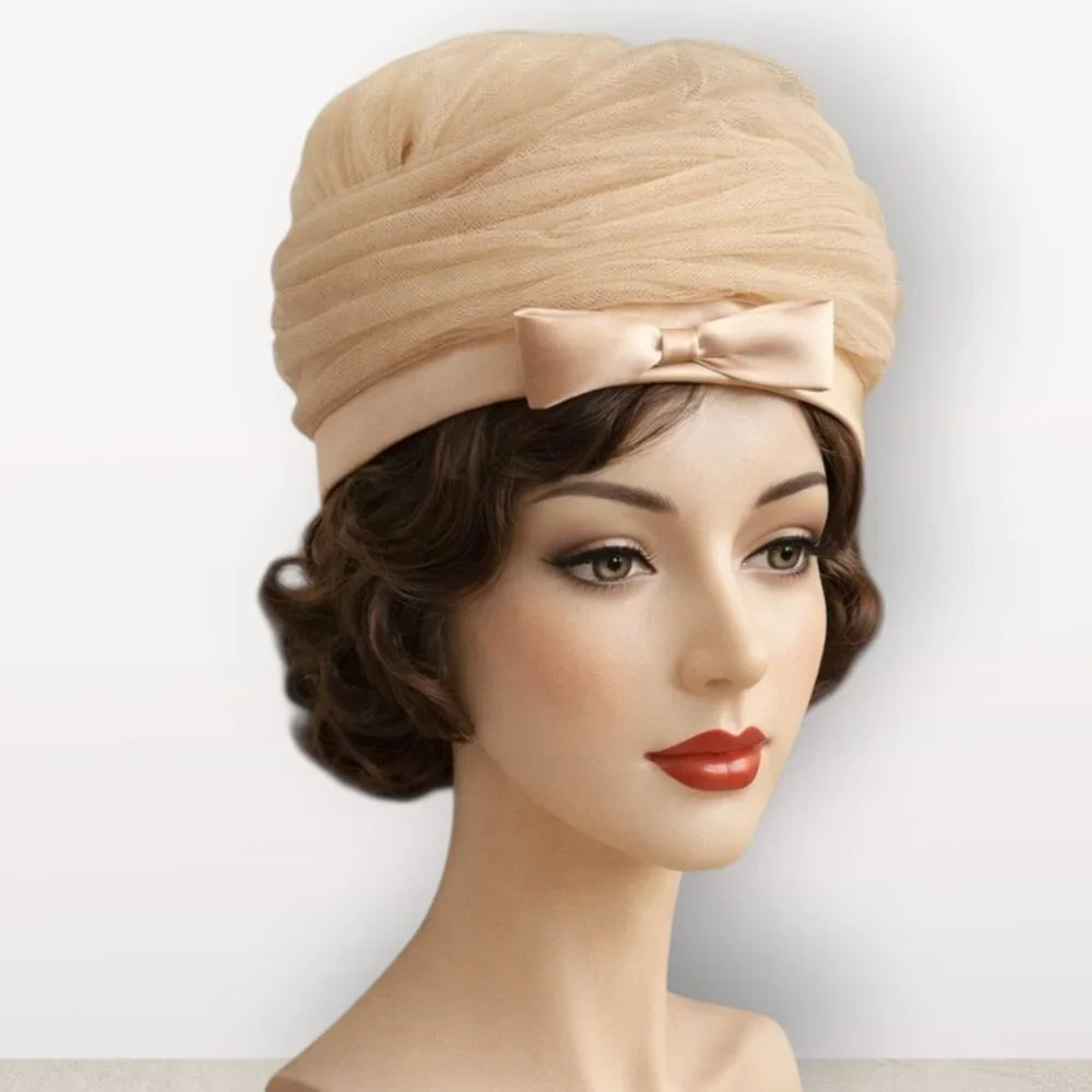Vintage 1950s Champagne Tulle Turban Hat w Satin Bow – Schuster’s – Original Box